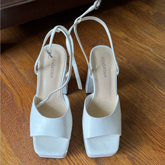 Modatope (Amazon) white platform heels - Picture 1 of 8